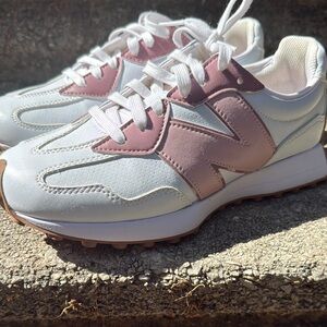 New Balance 327 Sneakers